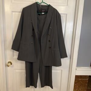 J. G. Hook Vintage two-piece gray women's pant suit .